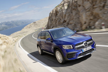 Mercedes-Benz GLB, galaxy blue