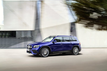Mercedes-Benz GLB, galaxy blue