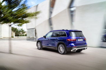 Mercedes-Benz GLB, galaxy blue