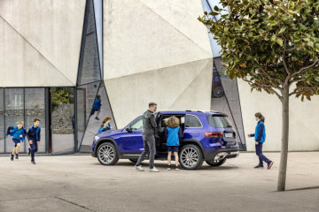 Mercedes-Benz GLB, galaxy blue