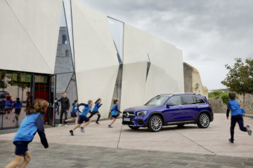 Mercedes-Benz GLB, galaxy blue
