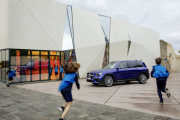 Mercedes-Benz GLB, galaxy blue