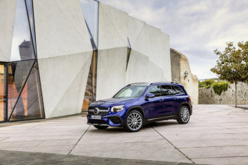 Mercedes-Benz GLB, galaxy blue