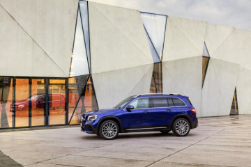 Mercedes-Benz GLB, galaxy blue