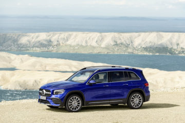 Mercedes-Benz GLB, galaxy blue