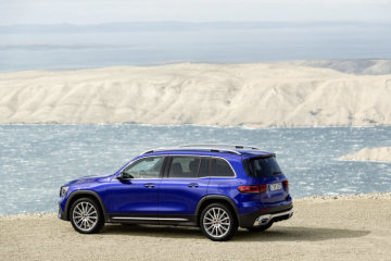 Mercedes-Benz GLB, galaxy blue