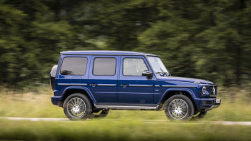 Mercedes-Benz G 400 d; brilliant blue; Nappa leather macchiato beige/yacht blue