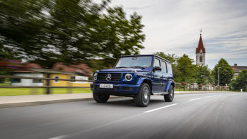 Mercedes-Benz G 400 d; brilliant blue; Nappa leather macchiato beige/yacht blue