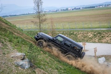 Mercedes-Benz G 500; obsidian black metallic