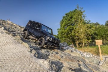 Mercedes-Benz G 500; obsidian black metallic