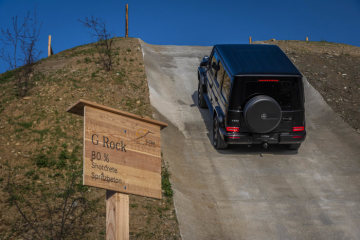 Mercedes-Benz G 500; obsidian black metallic