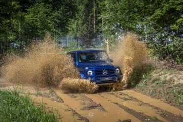 Mercedes-Benz G 350 d; brilliant blue